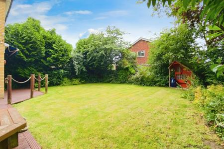 4 bedroom Detached house for sale in Broome Lane, East Goscote, LE7