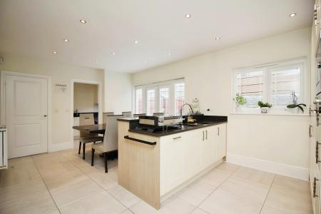 4 bedroom Detached house for sale in Carnaby Close, Hamilton, Leicester, LE5