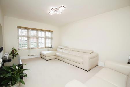 4 bedroom Detached house for sale in Carnaby Close, Hamilton, Leicester, LE5