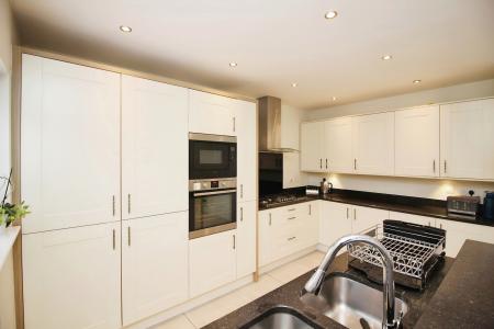 4 bedroom Detached house for sale in Carnaby Close, Hamilton, Leicester, LE5