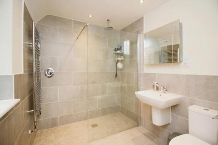 4 bedroom Detached house for sale in Carnaby Close, Hamilton, Leicester, LE5