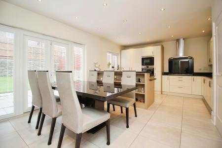 4 bedroom Detached house for sale in Carnaby Close, Hamilton, Leicester, LE5