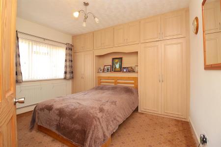 3 bedroom Semi-detached house for sale in Central Avenue, Syston, LE7