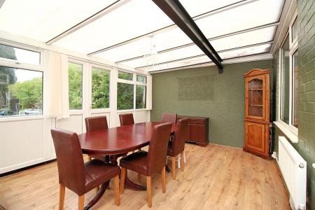 3 bedroom Semi-detached bungalow for sale in Central Avenue, Syston, LE7