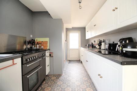 3 bedroom Semi-detached bungalow for sale in Central Avenue, Syston, LE7