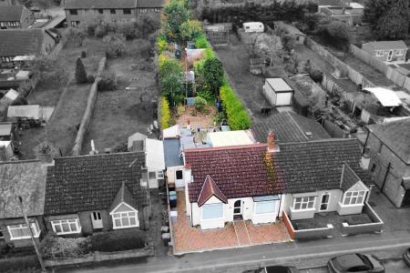 3 bedroom Semi-detached bungalow for sale in Central Avenue, Syston, LE7