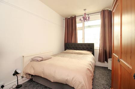 3 bedroom Semi-detached bungalow for sale in Central Avenue, Syston, LE7