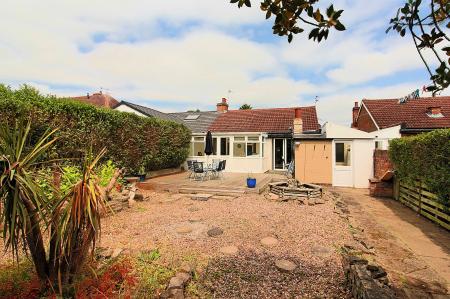 3 bedroom Semi-detached bungalow for sale in Central Avenue, Syston, LE7