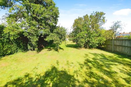2 bedroom Semi-detached bungalow for sale in Central Avenue, Syston, LE7