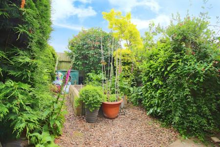 2 bedroom Semi-detached bungalow for sale in Central Avenue, Syston, LE7