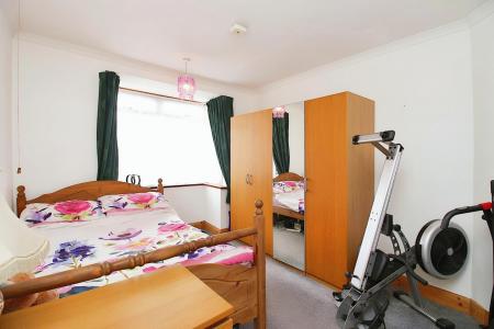 2 bedroom Semi-detached bungalow for sale in Central Avenue, Syston, LE7