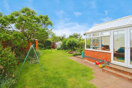 2 bedroom Semi-detached bungalow for sale in Central Avenue, Syston, LE7