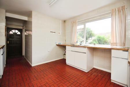 3 bedroom Semi-detached house for sale in Central Avenue, Syston, LE7