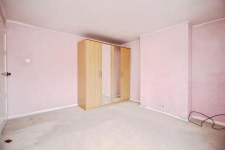 3 bedroom Semi-detached house for sale in Central Avenue, Syston, LE7