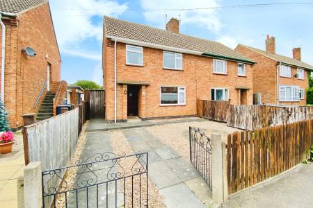 3 bedroom Semi-detached house for sale in Central Avenue, Syston, LE7