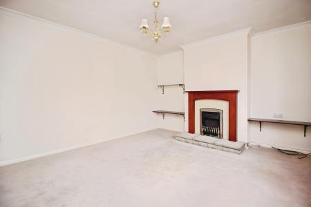 3 bedroom Semi-detached house for sale in Central Avenue, Syston, LE7