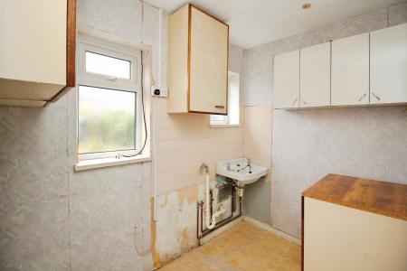 3 bedroom Semi-detached house for sale in Central Avenue, Syston, LE7