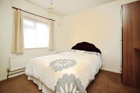 4 bedroom Semi-detached house for sale in Central Avenue, Syston, LE7