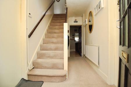 4 bedroom Semi-detached house for sale in Central Avenue, Syston, LE7