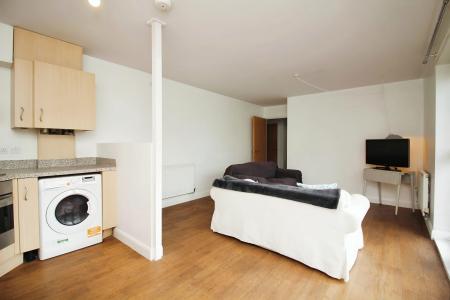 2 bedroom Flat for sale in Checkland Road, Thurmaston, LE4