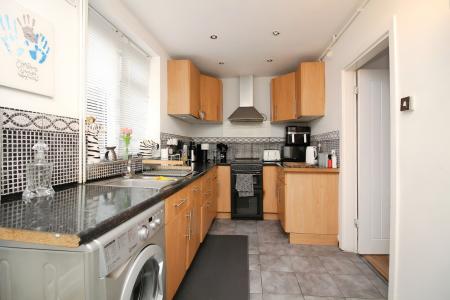 3 bedroom Terraced House for sale in Claydon Road, Leicester, LE5