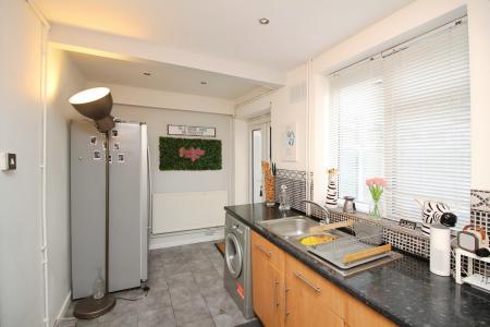 3 bedroom Terraced House for sale in Claydon Road, Leicester, LE5