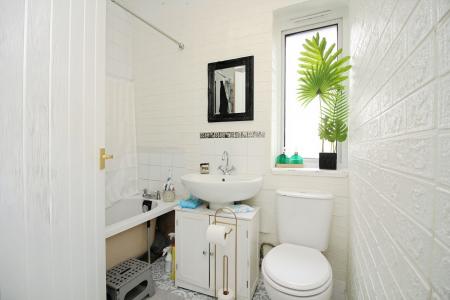 3 bedroom Terraced House for sale in Claydon Road, Leicester, LE5