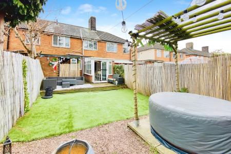 3 bedroom Terraced House for sale in Claydon Road, Leicester, LE5