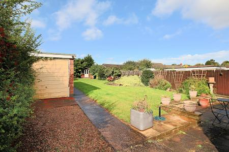 3 bedroom Semi-detached bungalow for sale in Colby Drive, Thurmaston, LE4