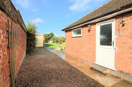 3 bedroom Semi-detached bungalow for sale in Colby Drive, Thurmaston, LE4