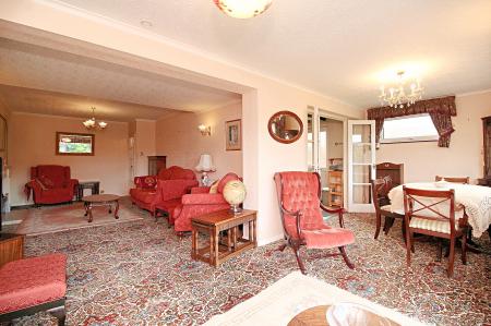 3 bedroom Semi-detached bungalow for sale in Colby Drive, Thurmaston, LE4