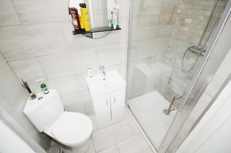 5 bedroom Detached bungalow for sale in Colby Drive, Thurmaston, LE4