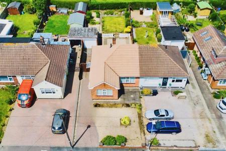 3 bedroom Semi-detached bungalow for sale in College Road, Syston, LE7