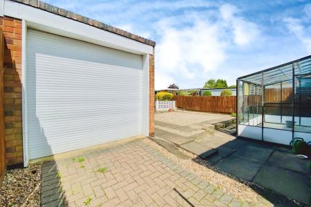 3 bedroom Semi-detached bungalow for sale in College Road, Syston, LE7