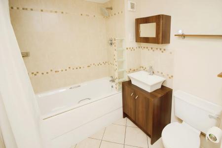 2 bedroom Flat for sale in Cookson Road, Leicester, LE4