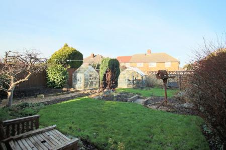 3 bedroom Semi-detached house for sale in Coplow Crescent, Syston, LE7