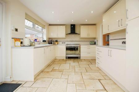 4 bedroom Semi-detached house for sale in Coplow Crescent, Syston, LE7