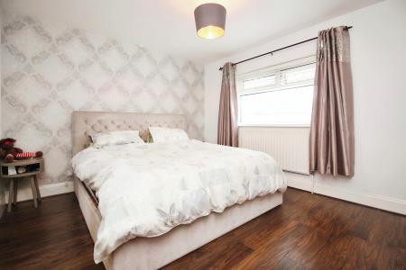 4 bedroom Semi-detached house for sale in Coplow Crescent, Syston, LE7