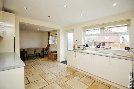 4 bedroom Semi-detached house for sale in Coplow Crescent, Syston, LE7