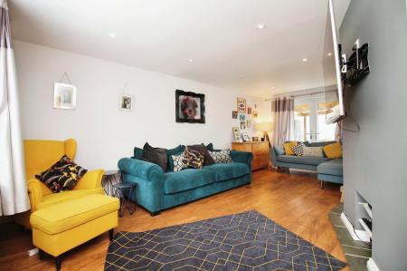 4 bedroom Semi-detached house for sale in Coplow Crescent, Syston, LE7