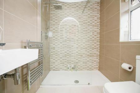 4 bedroom Semi-detached house for sale in Coplow Crescent, Syston, LE7