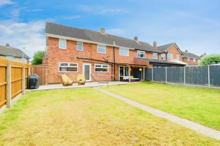 4 bedroom Semi-detached house for sale in Coplow Crescent, Syston, LE7