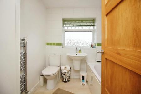 4 bedroom Semi-detached house for sale in Coplow Crescent, Syston, LE7