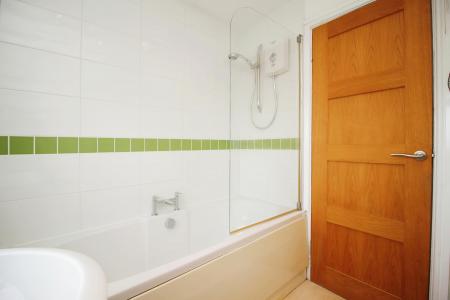 4 bedroom Semi-detached house for sale in Coplow Crescent, Syston, LE7