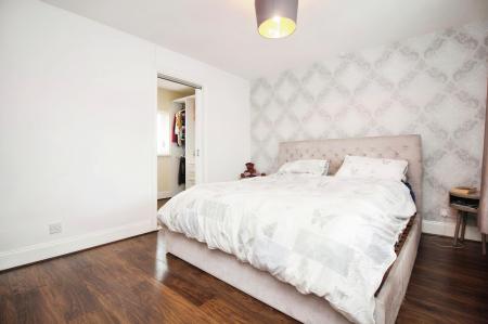 4 bedroom Semi-detached house for sale in Coplow Crescent, Syston, LE7