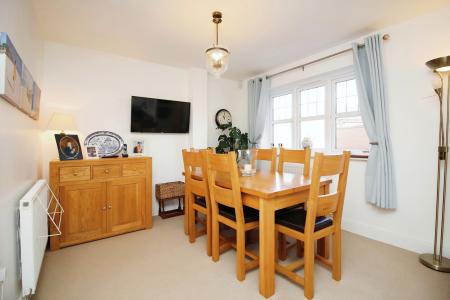 4 bedroom Detached house for sale in Cordelia Drive, Birstall, LE4