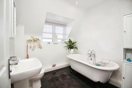 4 bedroom Detached house for sale in Cordelia Drive, Birstall, LE4