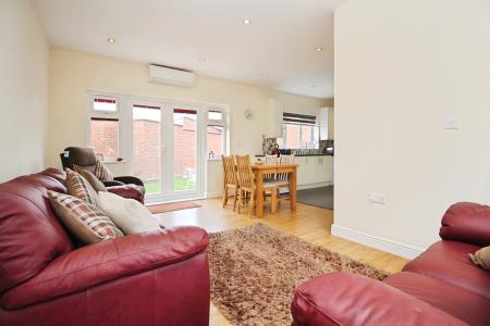 3 bedroom Detached house for sale in Courtyard Close, Syston, LE7