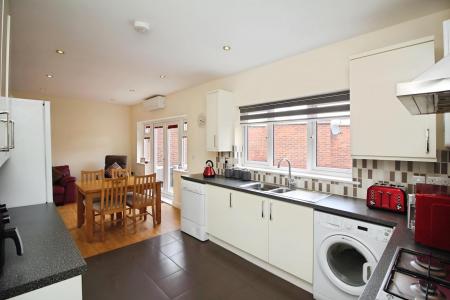 3 bedroom Detached house for sale in Courtyard Close, Syston, LE7