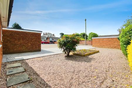 2 bedroom Detached bungalow for sale in Curzon Close, Queniborough, LE7